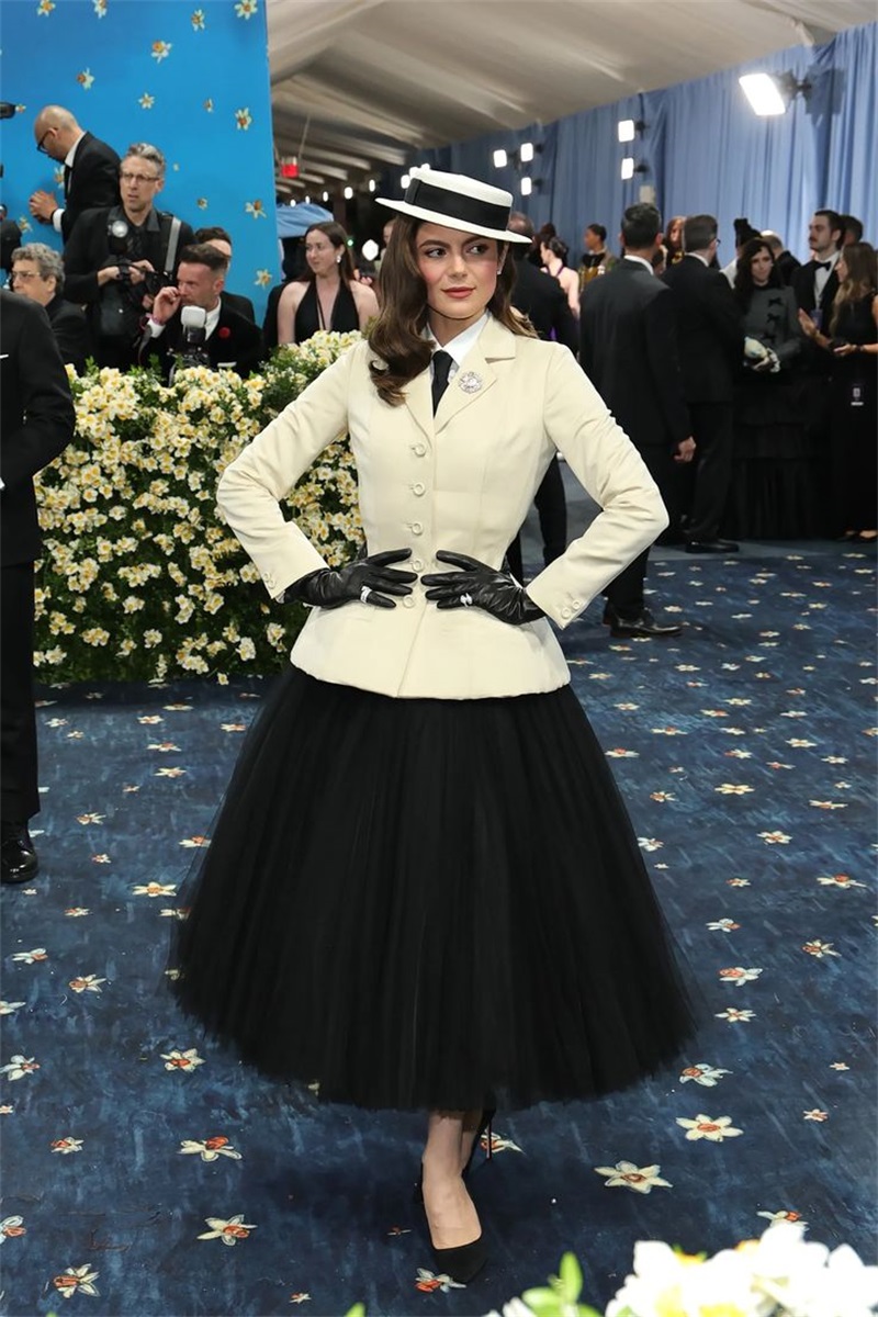 Women Formal Wear Designers - Белые женские офисные костюмы, комплект с