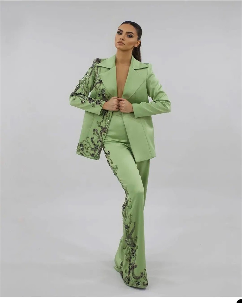 Дизайнерский зеленый атласный  – обзор и цена Women Formal Wear Designers