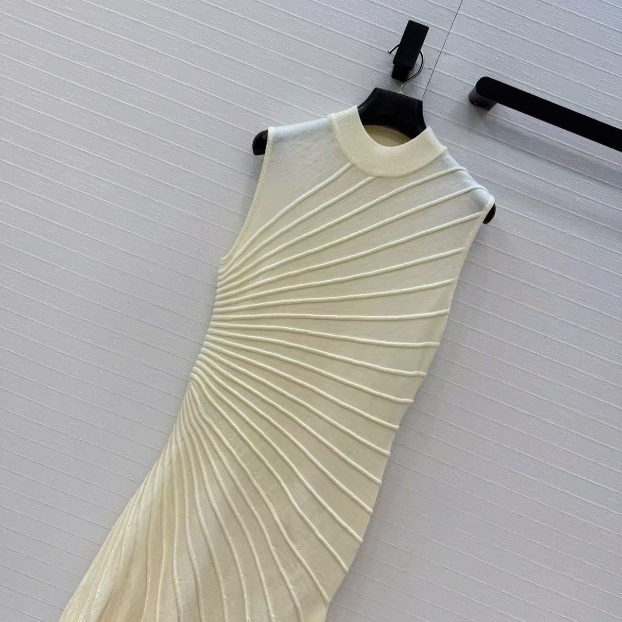 Однотонное, стильное и элегант – обзор и цена Women Formal Wear Designers